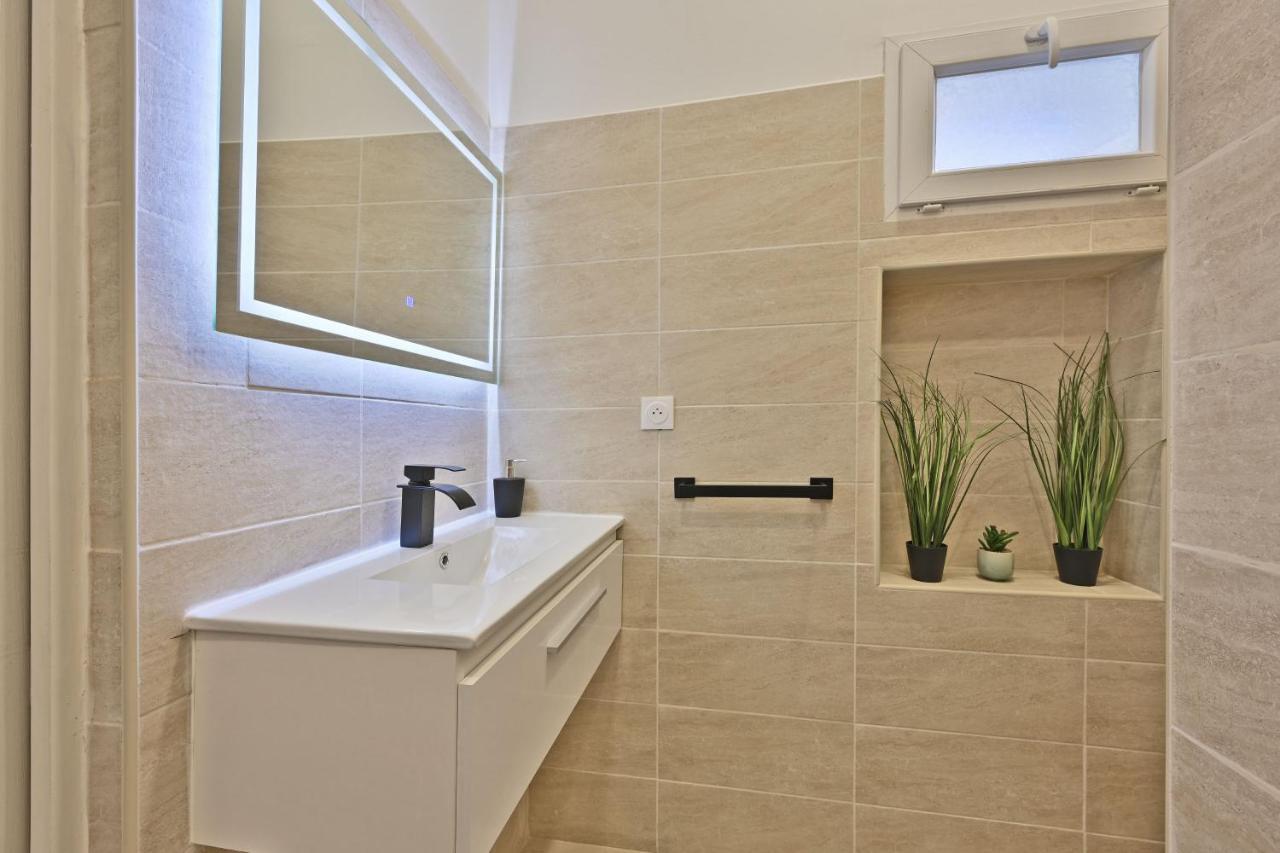 Au Roi Rene - Ac Clim - Wifi Apartamento Avinhão Exterior foto